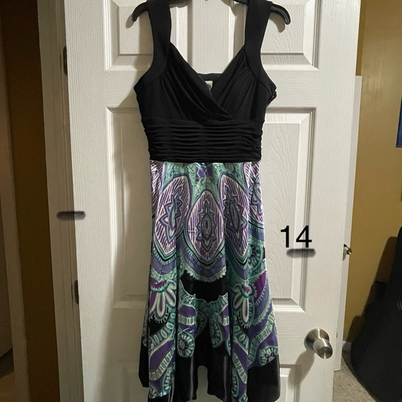 Sangria Black and Purple Patterned Dress - Picture 8 of 8